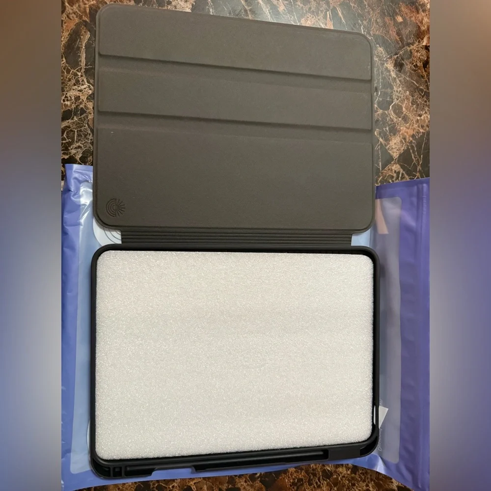 Bow Patterned Tablet Case - Picture 2 of 3